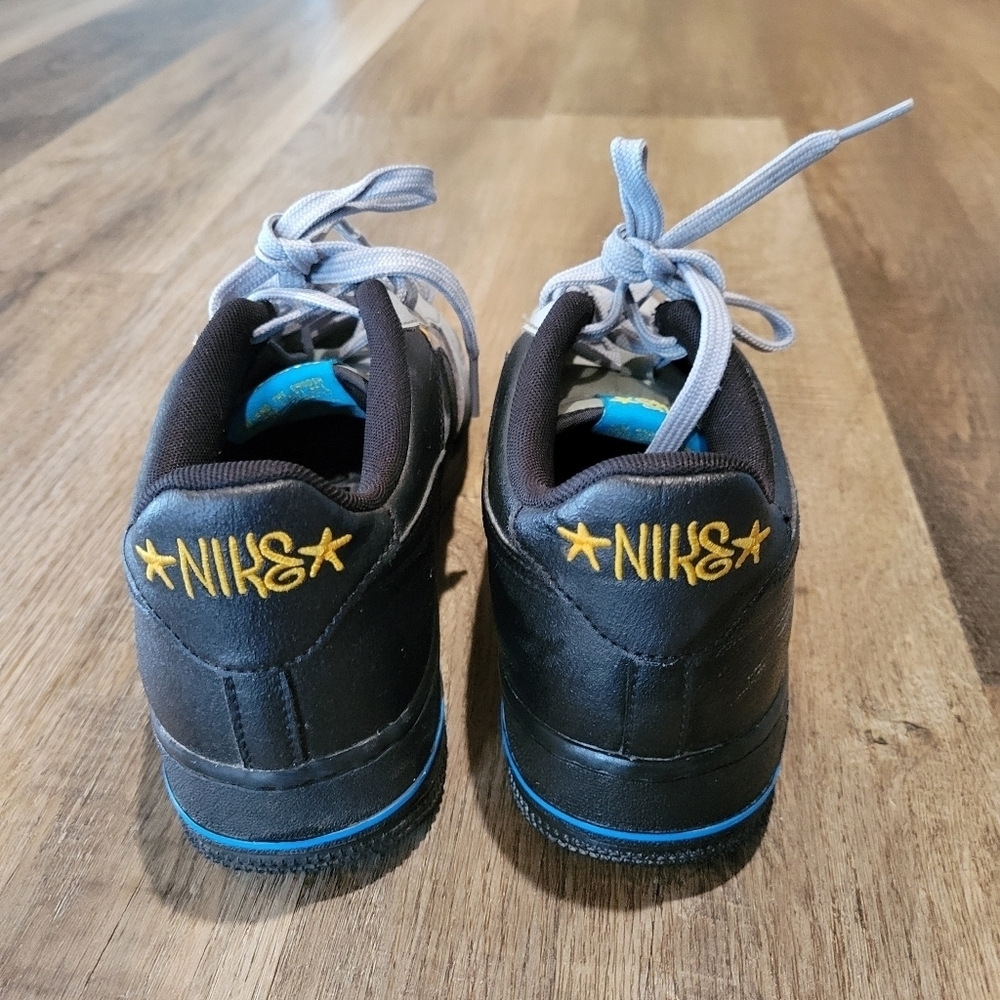 Mans Nike Air Force Black and Gray Sneakers - Picture 3 of 7